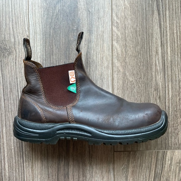 Blundstone Other - Blundstone Work & Safety #180
Waxy Rustic Brown | US 9